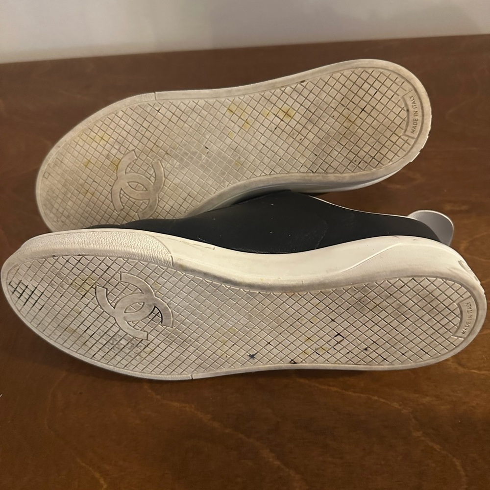 CHANEL Black and White Logo Sneakers - Picture 5 of 5